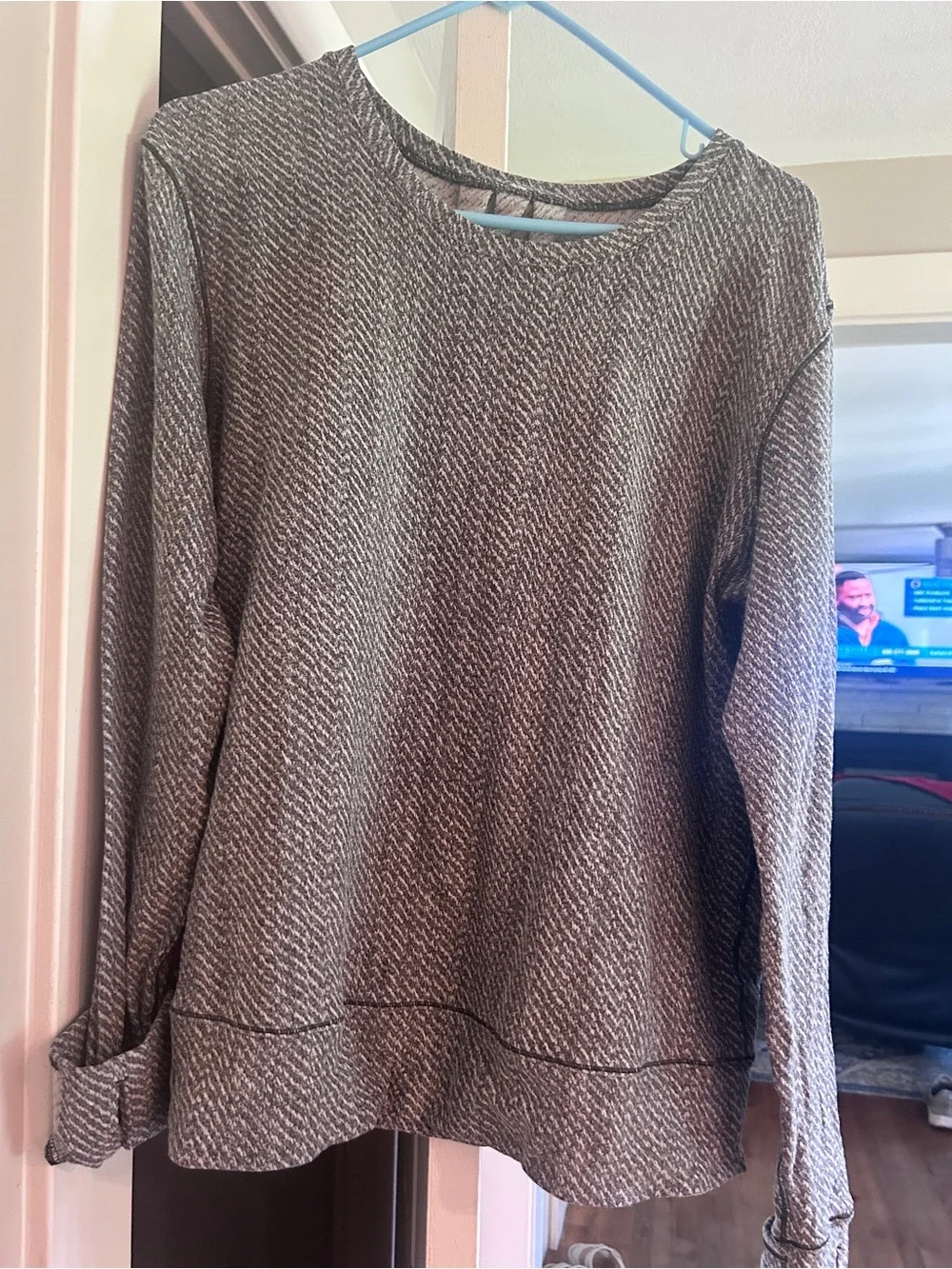 Lululemon rush hour long sleeve with thumb holes and finger covers